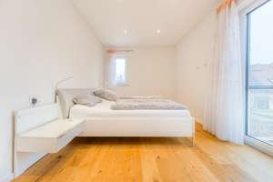 Moderne Neubau-Doppelhaushälfte in Obergriesbach mit Garten und viel Licht – Die vollständige Adresse der Immobilie erhältst du vom Anbieter., 86573 Obergriesbach – Vorschaubild 7