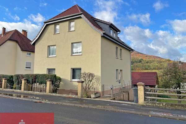 Ein-/Zweifamilienhaus  - Charmanter Klassiker mit Potenzial & Weitblick