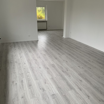 NEU - großzügige 4-Zi.-EG-Wohnung in Hambacher Höhe