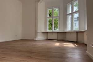 Altbaujuwel am Wröhmännerpark –5-Zimmer-Wohnung mit Stuck, Balkon und zwei Bädern – Die vollständige Adresse der Immobilie erhältst du vom Anbieter., 13585 Spandau (Ortsteil), Berlin – Vorschaubild 5