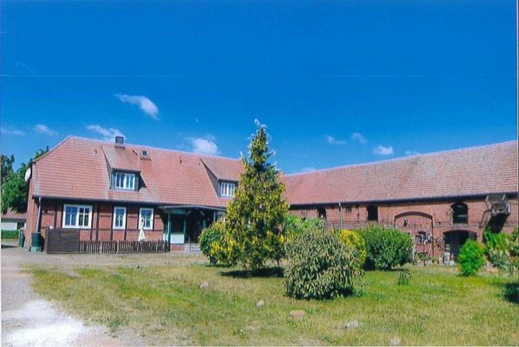 Immobilie in Havelberg - Wasserlage nahe Havel und Elbe - Mehrfamilienhaus mit großem Grundstück - Bild 1