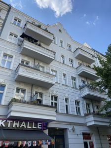 Ruhige bezugsfreie 3-Zi-Wohnung in der Simon-Dach-Straße | Heller Grundriss im gepflegten Hinterhaus