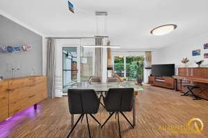 Reinkommen und Wohlfühlen – Großzügiges Reihenendhaus mit Dachstudio, Sauna und Garten in Regensburg