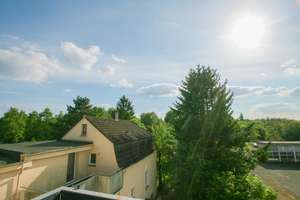 neu renovierte DG Wohnung mit Blick ins Grüne