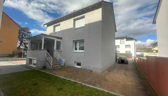 Bild von Modernes Wohnen im Zweifamilienhaus Komfort & Gemeinschaft vereint