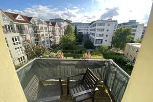 2-Raum Dachgeschosswohnung in der KTV mit Laminat, Duschbad, Balkon und Einbauküche mgl. ...!!!