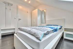 MÖBLIERT-CITYNAH UND IM GRÜNEN - Dachgeschossapartment mit Aussicht – Die vollständige Adresse der Immobilie erhältst du vom Anbieter., 70378 Hofen, Stuttgart – Vorschaubild 6