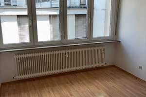 TIPP ! Attraktive 3,5-Zimmer-Wohnung  in Neu-Ulm - am Petrusplatz – Die vollständige Adresse der Immobilie erhältst du vom Anbieter., 89231 Neu-Ulm – Vorschaubild 3
