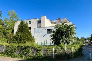 Wird bezugsfrei! 3-Zimmer-Wohnung mit Balkon und Tiefgarage im Herzen von Berlin Zehlendorf