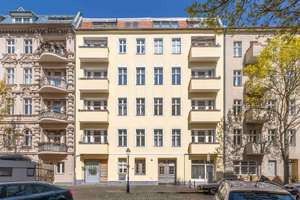 KENSINGTON - EXKLUSIV: Altbauflair trifft Komfort – 2-Zimmer-Wohnung mit Potenzial – Die vollständige Adresse der Immobilie erhältst du vom Anbieter., 10829 Schöneberg, Berlin – Vorschaubild 1