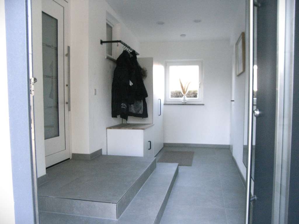 Immobilie in Kumhausen - Liebevoll modernisiertes Einfamilienhaus mit Doppelgarage u. Carport - Bild 4