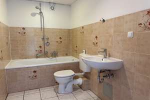 Helle 3-Zimmer-Dachgeschosswohnung  in Köln-Ostheim – ab sofort bezugsfrei – Frankfurter Str. 585, 51107 Ostheim, Köln – Vorschaubild 10