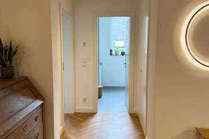 Stilvolle 3,5-Zimmer-Wohnung mit großer Terrasse, offenem Wohnbereich & Kamin in Bestlage Oberkassel – Die vollständige Adresse der Immobilie erhältst du vom Anbieter., 40545 Oberkassel, Düsseldorf – Vorschaubild 13