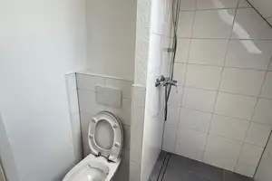 Kernsanierte 2-Zimmer-Dachgeschosswohnung in Köln Höhenberg – Nürnberger Straße 8, 51103 Köln – Vorschaubild 12