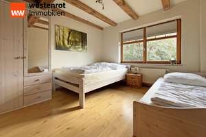 EINFACH NUR TOP UND MIT PHOTOVOLTAIK + BALKON + ZWEI BÄDER + EINBAUKÜCHE + KOCHHEXE + KAMINOFEN – Die vollständige Adresse der Immobilie erhältst du vom Anbieter., 17213 Göhren-Lebbin – Vorschaubild 14