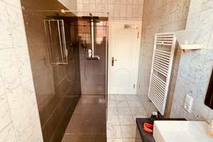 Charmante und stilvolle VILLA mit 4-fach-Garage und schön angelegtem Garten in  66981 Münchweiler – Die vollständige Adresse der Immobilie erhältst du vom Anbieter., 66981 Münchweiler an der Rodalb – Vorschaubild 2