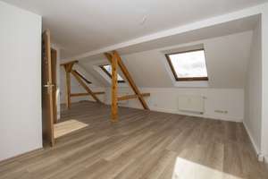 +++ Helle 3-Raum-Wohnung im Dachgeschoss mit Stellplatz! +++ – Limbacher Straße 14, 9113 Schloßchemnitz, Chemnitz – Vorschaubild 8