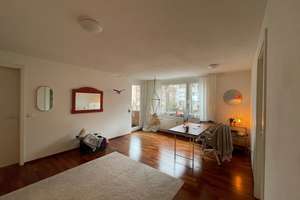Stilvolle 2 Zimmer Wohnung mit sonnigem Balkon, Einbauküche und Tiefgaragenstellplatz Nähe Bahnhof – Die vollständige Adresse der Immobilie erhältst du vom Anbieter., 70191 Heilbronner Straße, Stuttgart – Vorschaubild 2