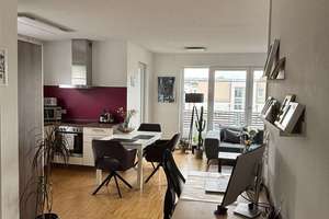 Tolle 2-Zimmer Dachgeschoss-Wohnung mit Balkon in grüner Lage zu vermieten