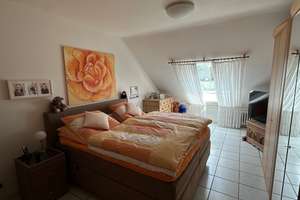  Freundliche 2-Zimmer-Wohnung mit Loggia in ruhiger zentraler Lage