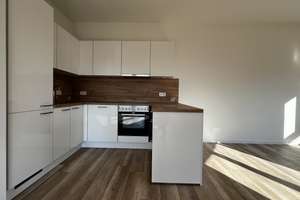 3-Zimmer-Wohnung mit Westbalkon und Einbauküche - mehrere Erstbezüge! – Parkstraße 16, 13585 Hakenfelde, Berlin – Vorschaubild 2