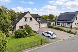 Viel Raum, viel Garten, viel Zukunft – Zusammen wohnen. Für sich sein. Ein Zuhause mit viel Platz. – 25774 Lunden – Vorschaubild 2