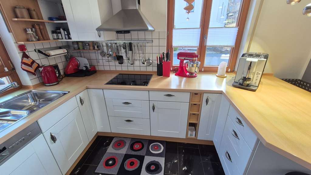 Immobilie in Burglauer - Einfamilienhaus mit Einliegerwohnung, neuem Bad und PV-Anlage in Top-Zustand - Bild 4