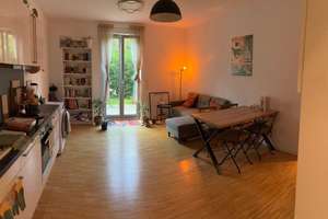 Lebendig wohnen in Steglitz: 2-Zimmer-Wohnung mit Fußbodenheizung