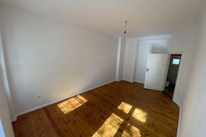 Frisch renoviert:  Zwei-Zimmer-Wohnung in Berlin-Prenzlauer Berg von PRIVAT – Stahlheimer Straße 6, 10439 Prenzlauer Berg, Berlin – Vorschaubild 2