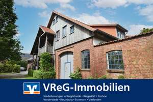 Spezialobjekt mit viel Liebe zum Detail - Zwei Wohneinheiten und Halle für Individualisten – Die vollständige Adresse der Immobilie erhältst du vom Anbieter., 25578 Dägeling – Vorschaubild 1