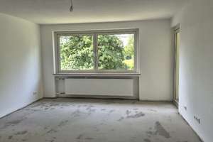 3 Zimmerwohnung mit Balkon und Gemeinschaftsgarten in Düsseldorf-Knittkuhl.