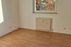 Helle, ruhige 3-Zimmer-Wohnung mit zwei Balkonen in Erlangen – Schallershofer Str. 46a, 91056 Steinforst, Erlangen – Vorschaubild 4