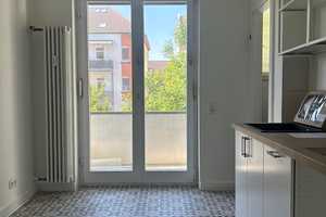  Erstbezug nach Kernsanierung – großzügige 3-Zimmer-Wohnung mit 2 Balkonen und Gartenmitbenutzung – Holunderstraße 13, 68199 Mannheim – Vorschaubild 1