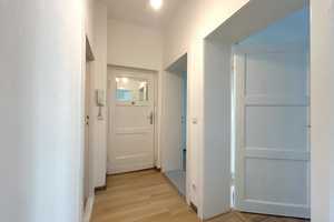 Charmante Wohnung mit viel Potenzial! – Berlin – Vorschaubild 2