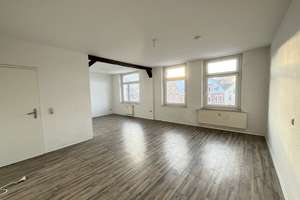 Perfekt für Familien oder Studenten | 5 RW mit moderner EBK + Balkon + Gäste WC