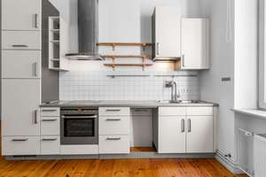 Exklusive Altbauwohnung mit Kamin, Fischgrätparkett und Südbalkon – Die vollständige Adresse der Immobilie erhältst du vom Anbieter., 10247 Friedrichshain, Berlin – Vorschaubild 6