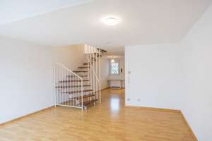+++ renovierte DG-Maisonette - sep. Zugang - S-Blk. mit Blick ins Grüne - inkl. EBK & Kfz-Stpl. +++ – Mercatorweg 57, 70439 Stammheim-Süd, Stuttgart – Vorschaubild 7