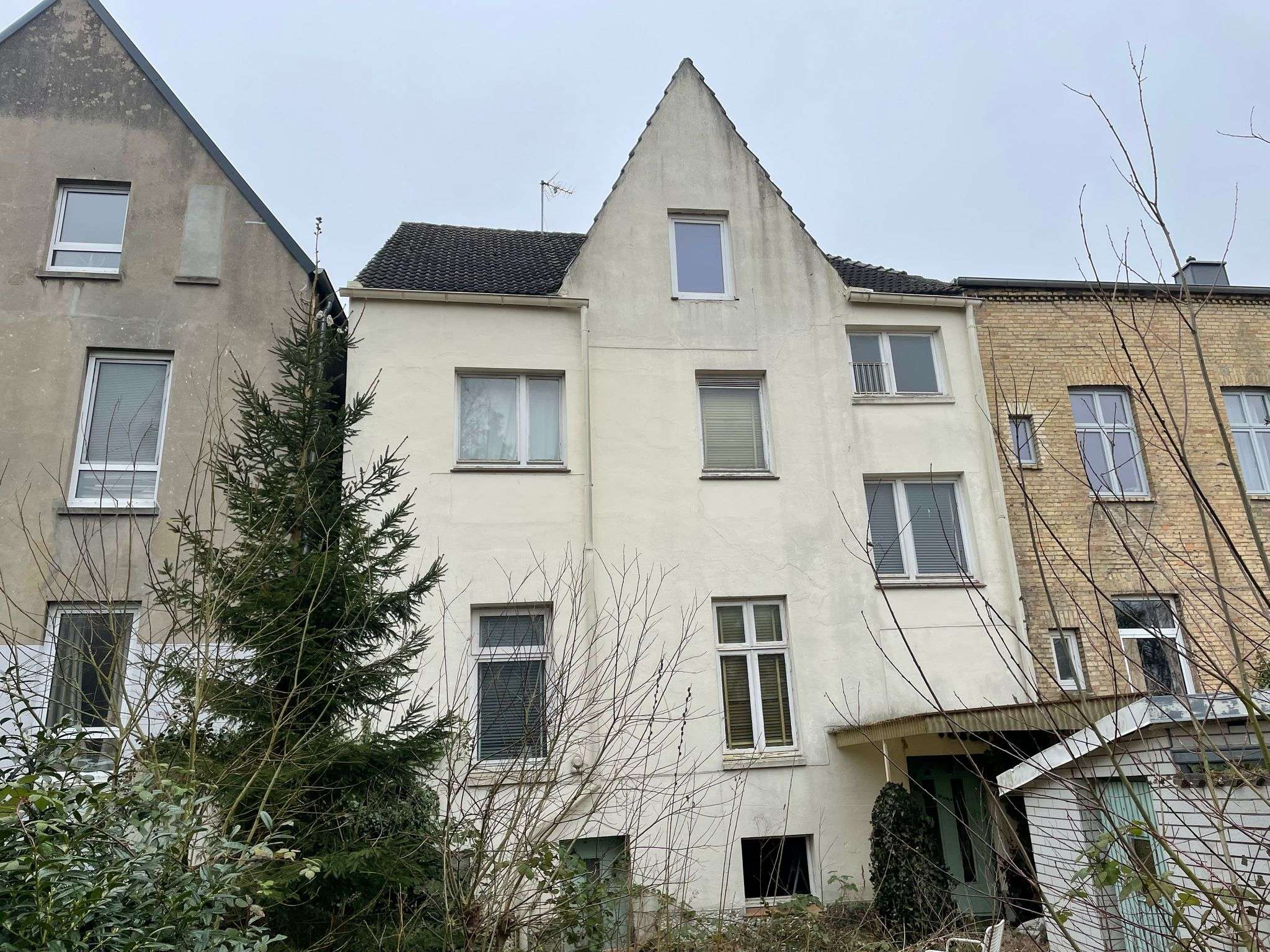 Sanierungsbedürftiges Stadthaus unter Denkmalschutz, Ostholstein Kreis – Bild 2