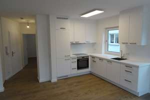Sehr schöne 2 Zimmer Wohnung, mit moderner EBK in Top Lage – Schulstraße 5A, 61137 Schöneck – Vorschaubild 1