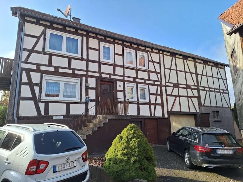 Immobilie in Herbstein - EFH mit Scheune in Herbstein-Stockhausen - Bild 1