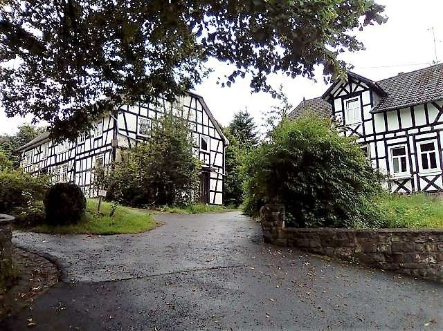 Fachwerkanwesen mit Geschichte sucht kreativen Geist zu Wiederbelebung, Altenkirchen Westerwald Kreis – Bild 2