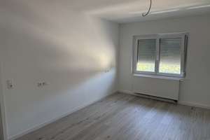 Erstbezug nach Kernsanierung: Großzügige Helle 3Zi.-Wohnung mit EBK & Balkon in Reutlingen – Die vollständige Adresse der Immobilie erhältst du vom Anbieter., 72762 Reutlingen-Mitte, Reutlingen – Vorschaubild 9