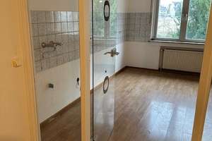 Attraktive Terrassenwohnung in zentraler Top-Lage mit urbanem Flair – Barbarossastraße 26, 41061 Gladbach, Mönchengladbach – Vorschaubild 9