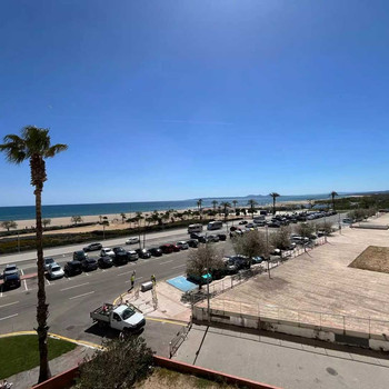Studie in erster Meereslinie in Empuriabrava mit atemberaubendem Blick, Parkplatz und Gemeinschaftsr