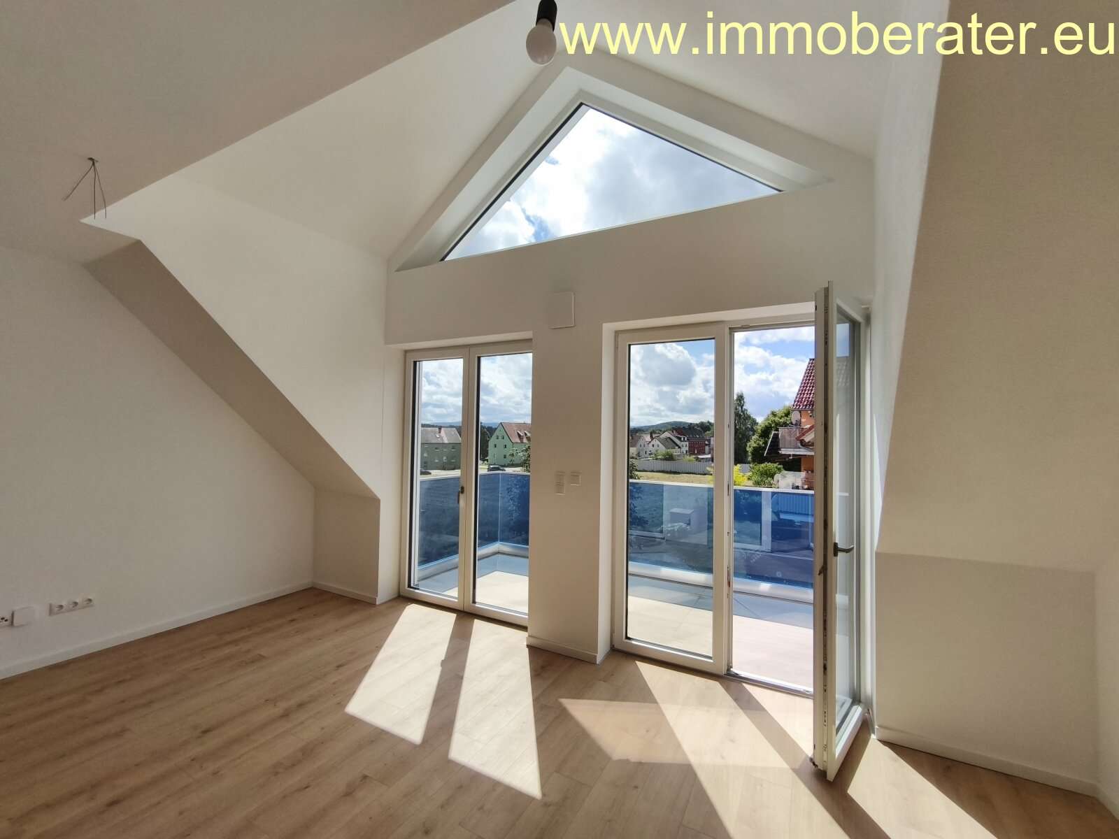 Immobilie in Waidhaus - Kap. Anlage oder Eigenbezug? Normal oder luxuriös wohnen? Design-Whg. in exklus. Gebäude / 2-Zi-WFL  - Bild 1