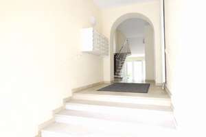 Lichtdurchflutete 3-Zimmer-Dachgeschosswohnung mit Balkon, hochwertiger Einbauküche und zwei Bädern – Heßstr. 6, 80799 Am alten nördlichen Friedhof, München – Vorschaubild 12