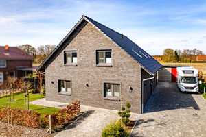 Neuwertiges Zweifamilienhaus mit exklusiver Ausstattung in ruhiger Feldrandlage – Wittmund (Kreis) – Vorschaubild 2