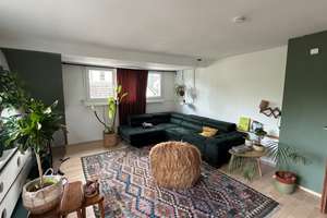 Gemütliche 3-Zimmer-Dachgeschosswohnung mit Sonnenterrasse in ruhiger Lage von Köln-Dellbrück! – Kräuterweg 12, 51069 Dellbrück, Köln – Vorschaubild 2
