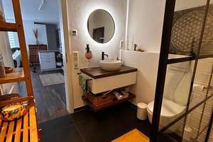 Helle & Stilvolle 2-Zimmer Wohnung mit Balkon - Einzelperson mit Hund bevorzugt. – Hatzfelder Weg 16d, 81476 Forstenried, München – Vorschaubild 3