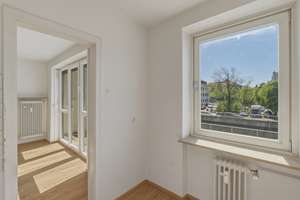 Helles schönes Apartment mit Balkon- in Giesing an der U-Bahn St.-Quirin Platz – Tegernseer Landstraße 203 b, 81549 Obergiesing, München – Vorschaubild 6